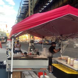 Palacio De Los Pepitos - Tent setup on intersection of Broadway and Bartlett Street in Brooklyn, right outside the Food Bazaar parking lot.