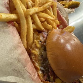 Good Buns - Single smash and fries - Burgers Near Me - Buena Park, California Good Buns - Single smash and fries - Burgers Near Me - Buena Park, California