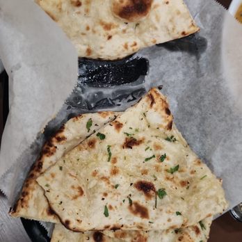 Tandoori Lounge - Garlic naan - Indian Near Me - Austin, Texas