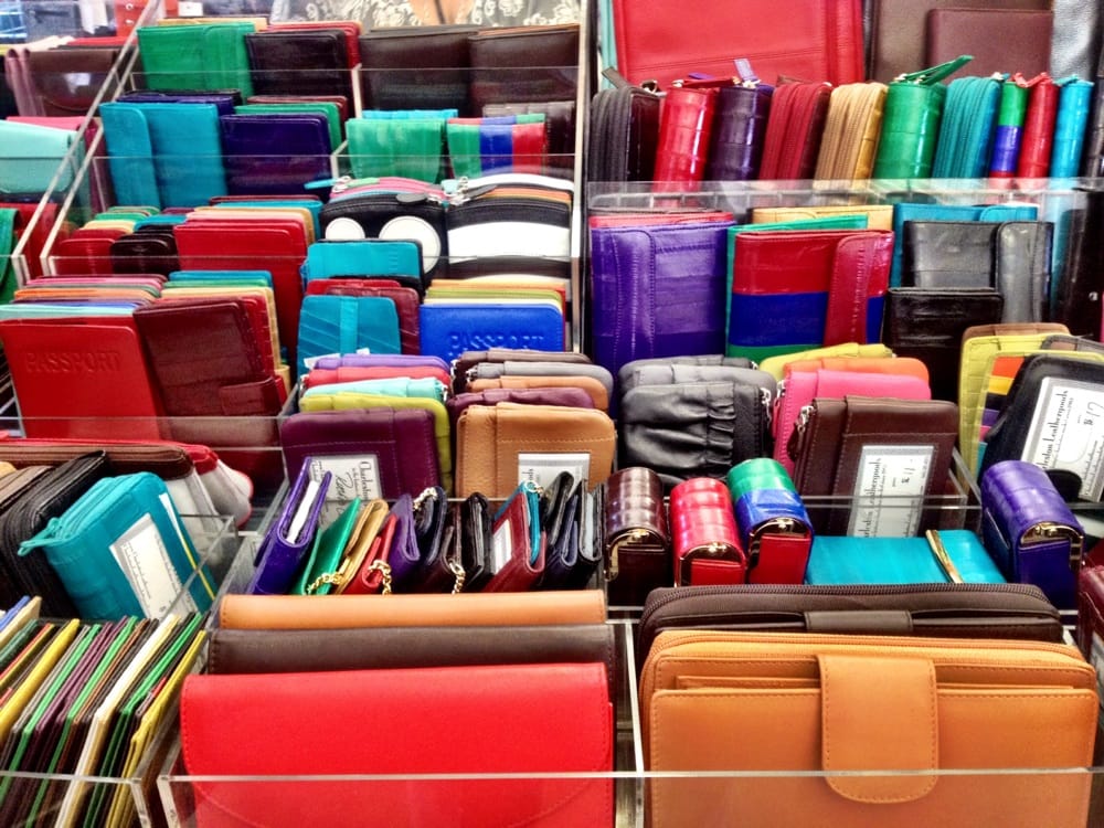 CHARLESTON LEATHERGOODS Updated October 2024 74 S Market St, Charleston, South Carolina