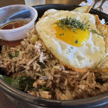 OMELI Kitchen - The Oxtail Fried Rice suffers from an identity crisis. - Vietnamese Near Me - Fullerton, California OMELI Kitchen - The Oxtail Fried Rice suffers from an identity crisis. - Vietnamese Near Me - Fullerton, California