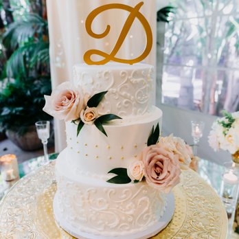 The Batter Up Bakery - Thank you Shay for helping us design the perfect cake for our wedding. - Desserts Near Me - Temecula, California