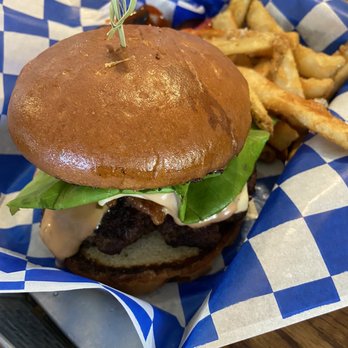 Cafe 191 - Bacon cheeseburger - Breakfast & Brunch Near Me - Gallatin Gateway, Montana