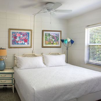 South Beach Place - Room 104 - Turquoise Green Room - Hotels Near Me - Vero Beach, Florida South Beach Place - Room 104 - Turquoise Green Room - Hotels Near Me - Vero Beach, Florida