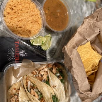 Taqueria Jalisco - Pollo Asado tacos with a side of charro beans and rice - Mexican Near Me - San Angelo, Texas