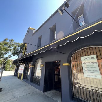 Pasadena Antique Center - Street entrance in front - Antiques Near Me - Pasadena, California