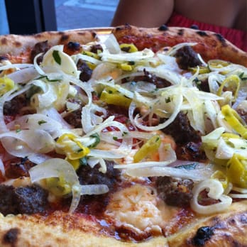 Pizzando - Fennel, sausage & pepperconi pizza - Pizza Near Me - Healdsburg, California Pizzando - Fennel, sausage & pepperconi pizza - Pizza Near Me - Healdsburg, California