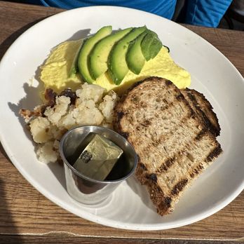 Friedman's - Farm Egg Omelette - Breakfast & Brunch Near Me - New York, New York