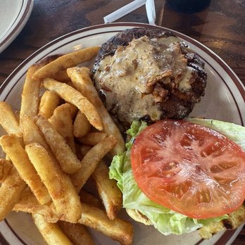 Lost Colony Tavern - Irish Whiskey Burger - Pubs Near Me - Manteo, North Carolina