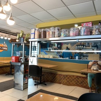 Waffle’s Town - Building Interior - Breakfast & Brunch Near Me - Bayamón, Puerto Rico Waffle’s Town - Building Interior - Breakfast & Brunch Near Me - Bayamón, Puerto Rico