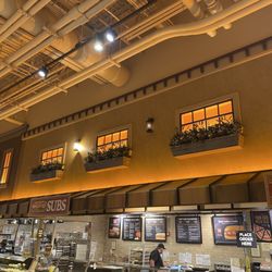 Wegmans - Decor