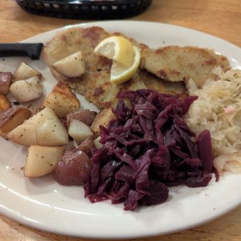 Baren Haus - Schnitzel - German Near Me - Leavenworth, Washington Baren Haus - Schnitzel - German Near Me - Leavenworth, Washington