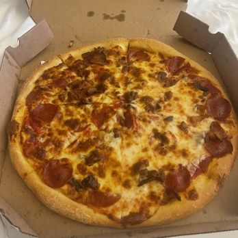 Star Pizza - Medium pepperoni, bacon, and extra cheese. - Pizza Near Me - Houston, Texas Star Pizza - Medium pepperoni, bacon, and extra cheese. - Pizza Near Me - Houston, Texas