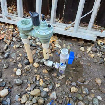 Handy Man Hands - Broken water pipe. - Handyman Near Me