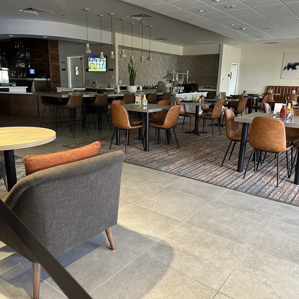 DoubleTree by Hilton Chico - Restaurant/bar - Hotels Near Me - Chico, California