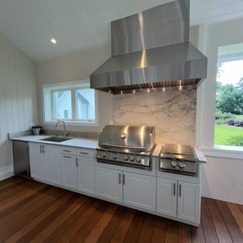 Backyard Specialist - Outdoor kitchen under covered patio with Werever cabinets - Patio Coverings Near Me - Wilmington, North Carolina Backyard Specialist - Outdoor kitchen under covered patio with Werever cabinets - Patio Coverings Near Me - Wilmington, North Carolina