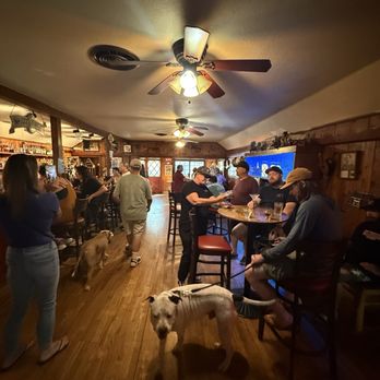Johnny McNally’s Fairview Lodge - American Near Me - Kernville, California