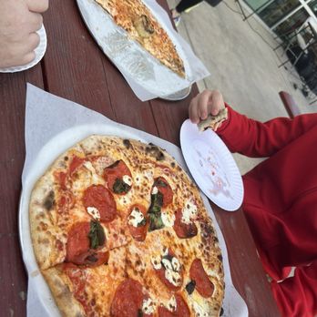 Meadow's Wood-Fired - Garlic pizza and classic pepperoni - Pizza Near Me - Mooresville, North Carolina Meadow's Wood-Fired - Garlic pizza and classic pepperoni - Pizza Near Me - Mooresville, North Carolina