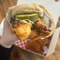 Hangry Joe’s Hot Chicken & Wings - The Mando