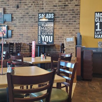 McAlister's Deli - Dining area - Salad Near Me - Apex, North Carolina