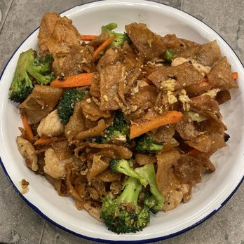Che Thai - crispy PAD SEE-EIW - Asian Fusion Near Me - Chicago, Illinois Che Thai - crispy PAD SEE-EIW - Asian Fusion Near Me - Chicago, Illinois