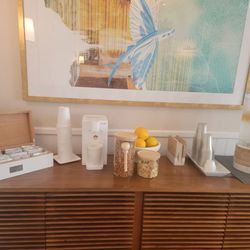 Spa & Salon at The Del - Snacks and drinks in women's lounge