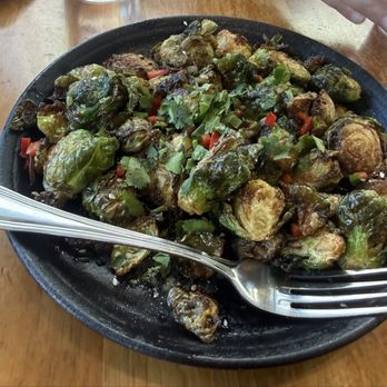 Roam Artisan Burgers - Burgers Near Me - San Ramon, California