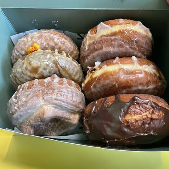 Deaux - Donuts Near Me - Redlands, California