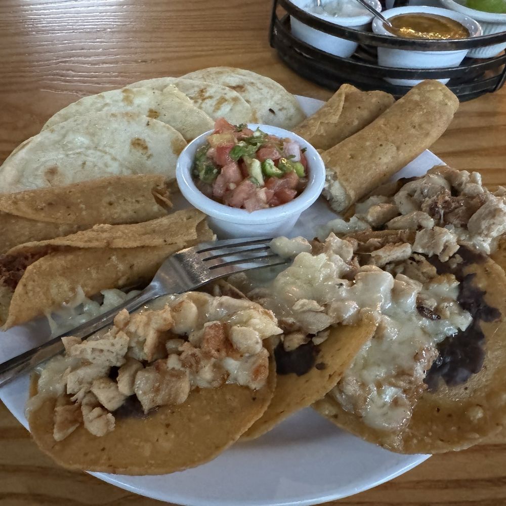 El Tizoncito - Sampler - Mexican Near Me - Dallas, Texas