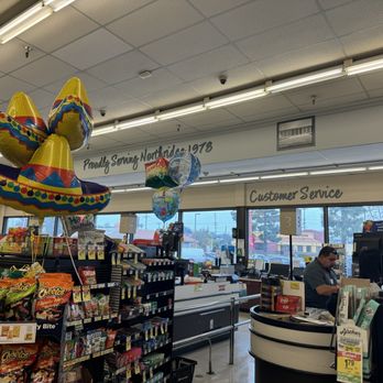 Albertsons - Wow... they have been here for so long - Grocery Near Me - Northridge, California