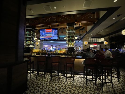 Guy Fieri's Foxwoods Kitchen & Bar by null