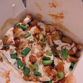 Smoke's Poutinerie - Buffalo Chicken Poutine WOW SIZE - Canadian (New) Near Me - Oshawa, Ontario