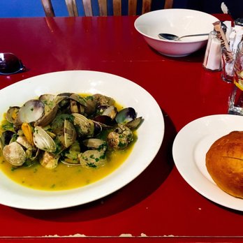 Linh Cafe - Clams and fresh bread - Vietnamese Near Me - Vancouver, British Columbia