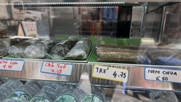 Bánh Mì Cô Út 2 by null