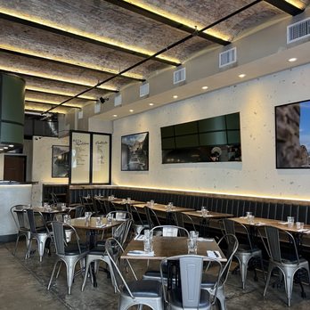 Pep’s On Grand - Eating area - Italian Near Me - New York, New York Pep’s On Grand - Eating area - Italian Near Me - New York, New York