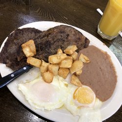 Don Pepes Mexican Restaurant and Cantina - Milanesa con huevos