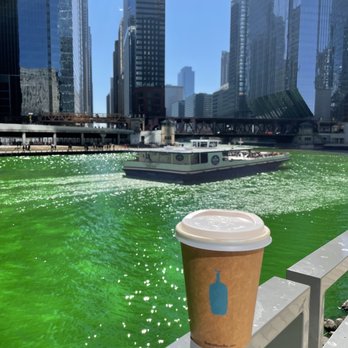 Blue Bottle Coffee - Wolf Point - Coffee & Tea Near Me - Chicago, Illinois