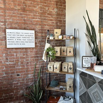 Faire Coffee - Interior - Coffee & Tea Near Me - Eureka, Illinois