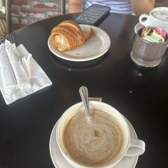 Figaro Bistrot - Chaï latte and a croissant - French Near Me - Los Angeles, California Figaro Bistrot - Chaï latte and a croissant - French Near Me - Los Angeles, California
