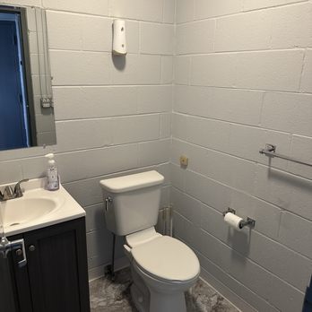 Super tinting - Restroom in waiting room (very clean and convenient!) - Car Window Tinting Near Me - Glenview, Illinois