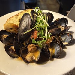 The Tasting Room - Spanish Style Mussels