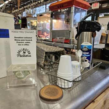 Arlington Pickers - Donation based coffee, tea, popcorn and water - Antiques Near Me - Arlington, Washington