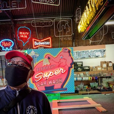 Neon Williams by null