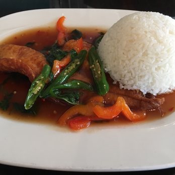 Chao Phra Ya - Flounder Fillet Lunch Special 11.95 - Thai Near Me - Herndon, Virginia Chao Phra Ya - Flounder Fillet Lunch Special 11.95 - Thai Near Me - Herndon, Virginia
