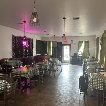 Vegan-ish Vibes - Dinning area - Vegan Near Me - Baton Rouge, Louisiana