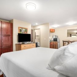 Paradise Bay Resort - One-Bedroom Suites at Paradise Bay Resort