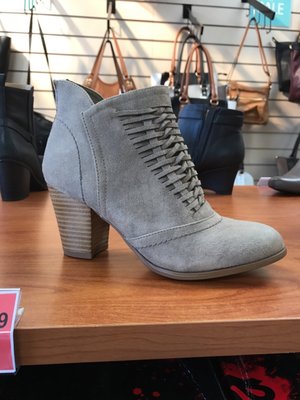 womens ugg boots size 9