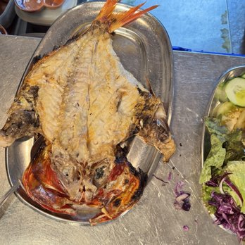 Rosa dos Ventos - Grilled red snapper. - Portuguese Near Me - Nazaré, 10 Rosa dos Ventos - Grilled red snapper. - Portuguese Near Me - Nazaré, 10