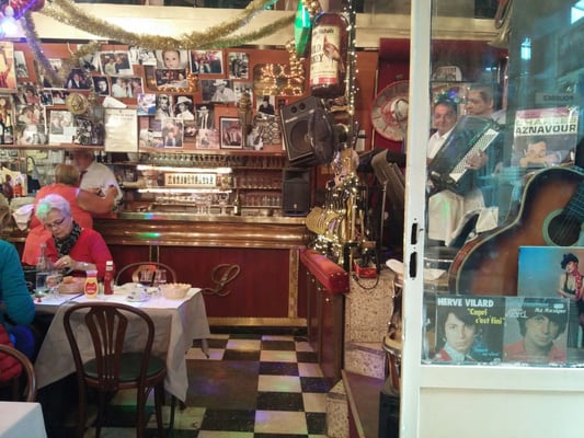 Chez Louisette by null