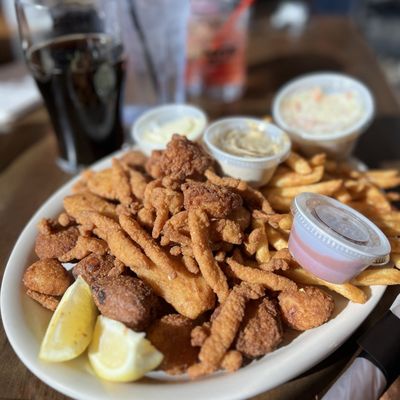 Goog's Pub & Grub by null